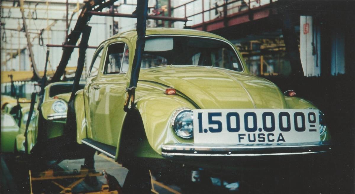 Fusca atingiu o marco de um milhão e meio de unidades produzidas em 1974. Quando foi encerrada sua fabricação, o modelo registrava 3,3 milhões emplacamentos