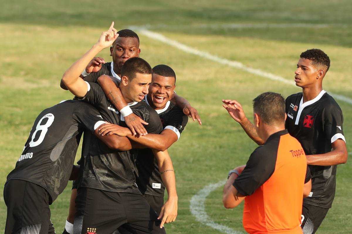 Vasco bateu o Madureira por 1 a 0