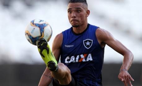 Ex-Botafogo, Luiz Fernando fecha com clube da Série B