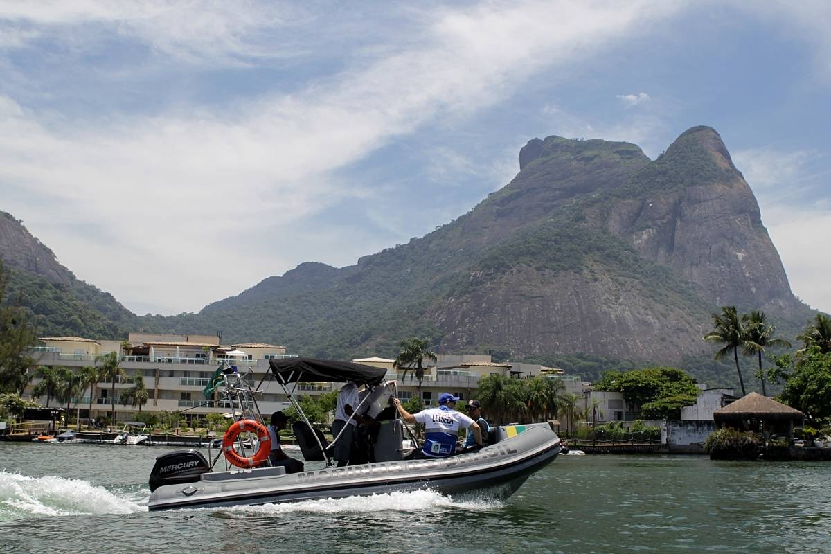 Opera&ccedil;&atilde;o Lei Seca Mar&iacute;tima, em parceria com a Capitania dos Portos, quer prevenir acidentes no mar - Luciano Belford / Ag&ecirc;ncia O Dia