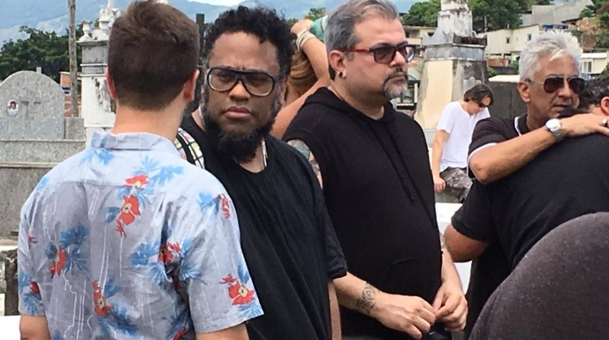 Rapper BNeg&atilde;o foi ao enterro do m&uacute;sico Marcelo Yuka, um dos fundadores do O Rappa 