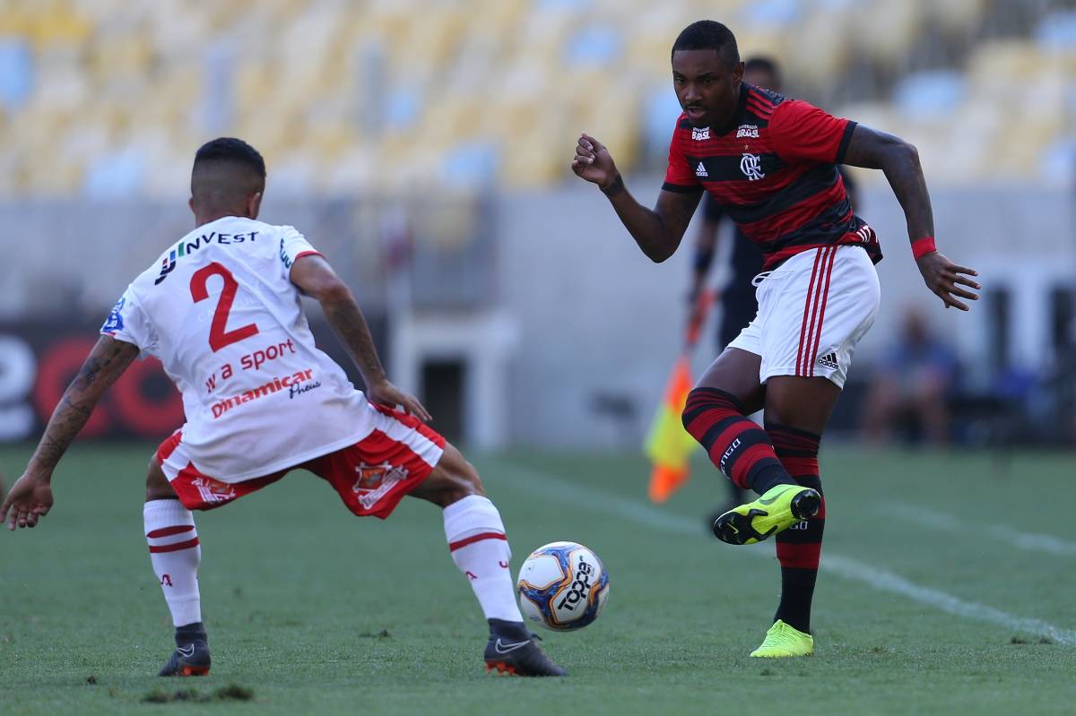 Flamengo venceu o Bangu de virada
