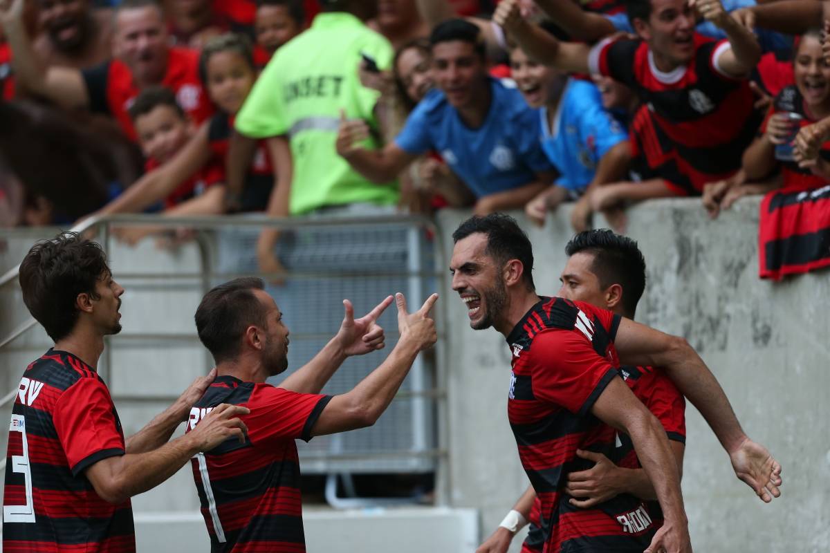 Flamengo venceu o Bangu de virada
