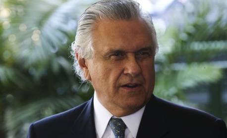 Governador de Goiás diz que Bolsonaro pode confiscar vacinas compradas por estados