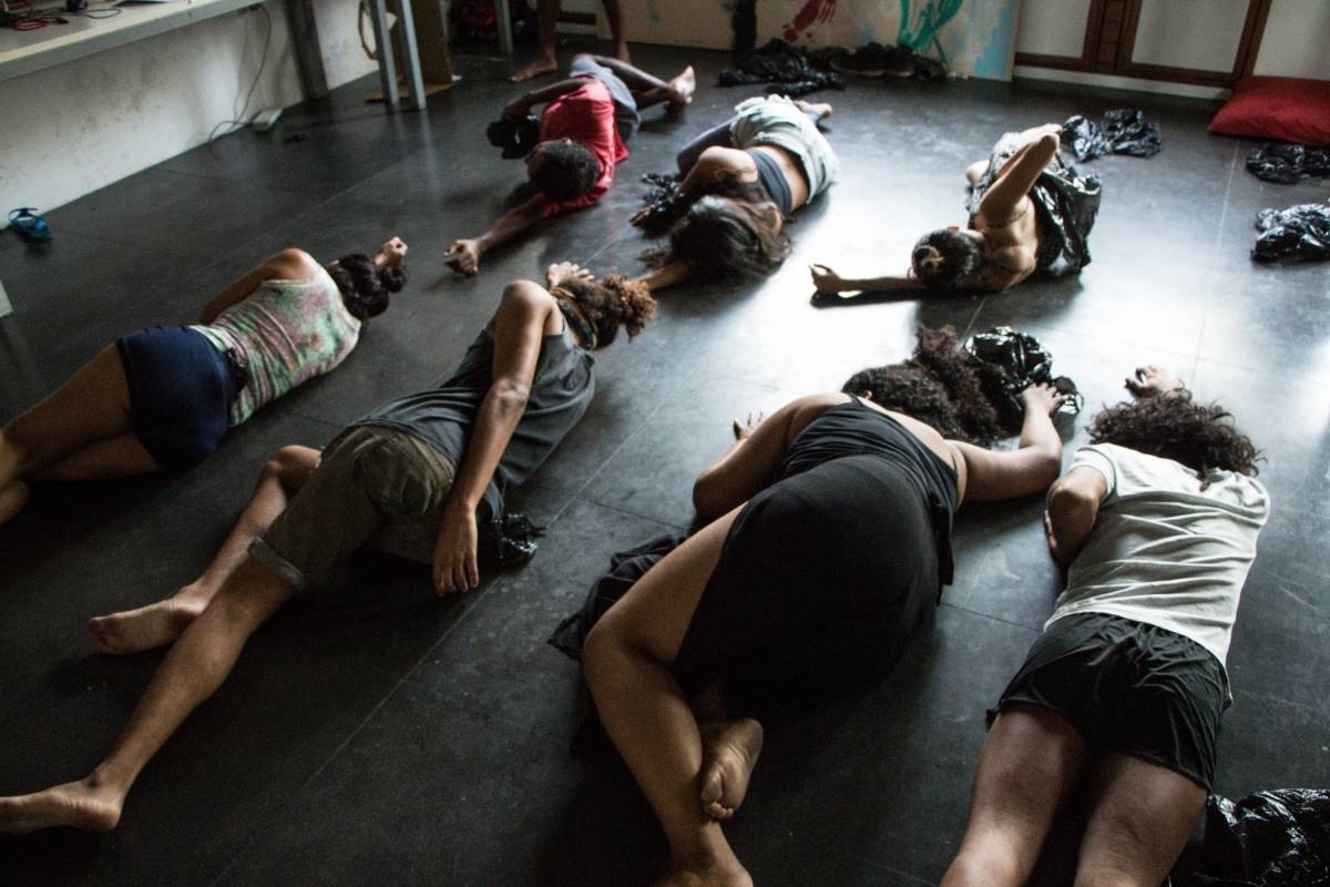 Mostra 111+ retrata chacina em que cinco jovens de Costa Barros foram mortos com, ao menos, 111 disparos de arma de fogo - Divulgação