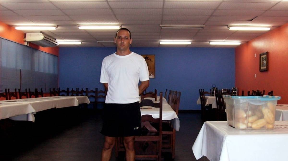 No livro, o repórter conta detalhes da rotina dos recrutas, como a vibração nas marchas e cantos, recompensada pela prioridade no ingresso ao refeitório