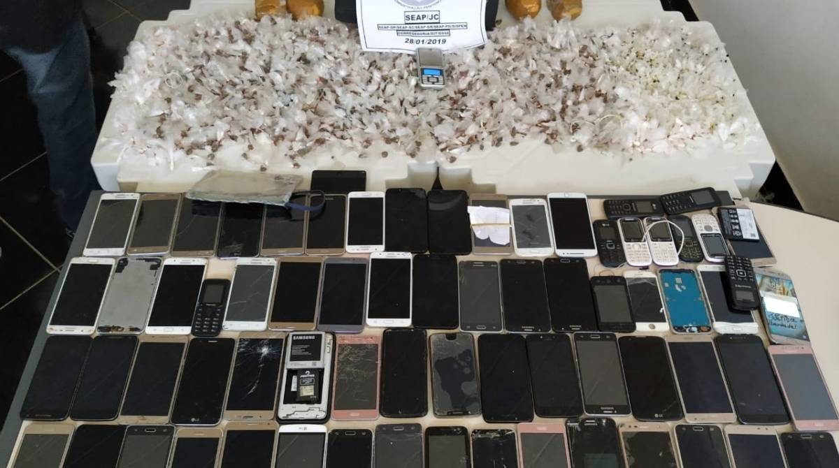 Seap apreende mais de 60 celulares em operação dentro de unidade prisional em Japeri. - Divulgação/Seap