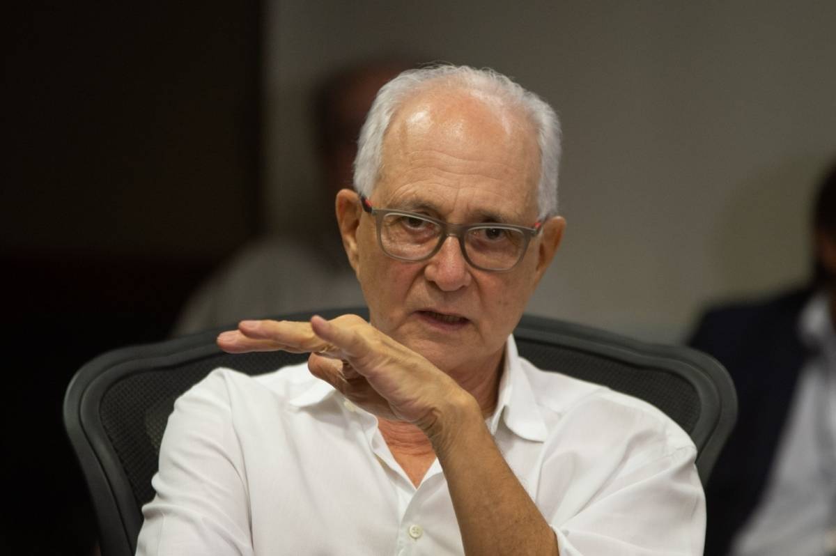 Rio,29/01/2019 - Coletiva Marcelo Crivella - Prefeito Marcelo Crivella anucia aumento da passagem de ônibus no municipio do Rio de Janeiro, ao lado do interventor do BRT, Luiz Alfredo Salomão, no Centro de Operações, centro do Rio de Janeiro.Foto: Armando Paiva/ Agência O Dia Cidade,Prefeito, Marcelo Crivella, aumento da passagem