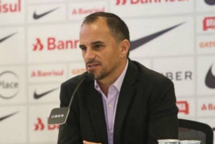 Pela terceira vez, Inter envia proposta por Arão