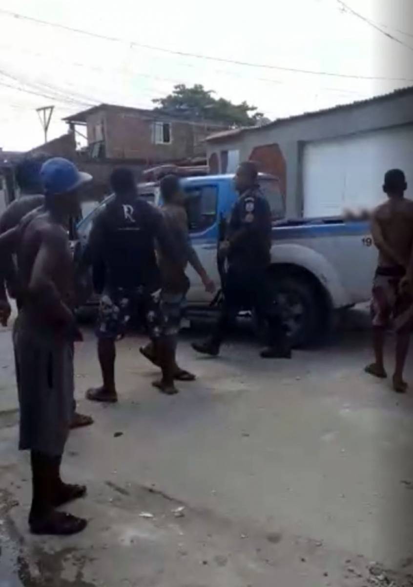 O corpo de Bruno foi colocado na caçamba de uma viatura