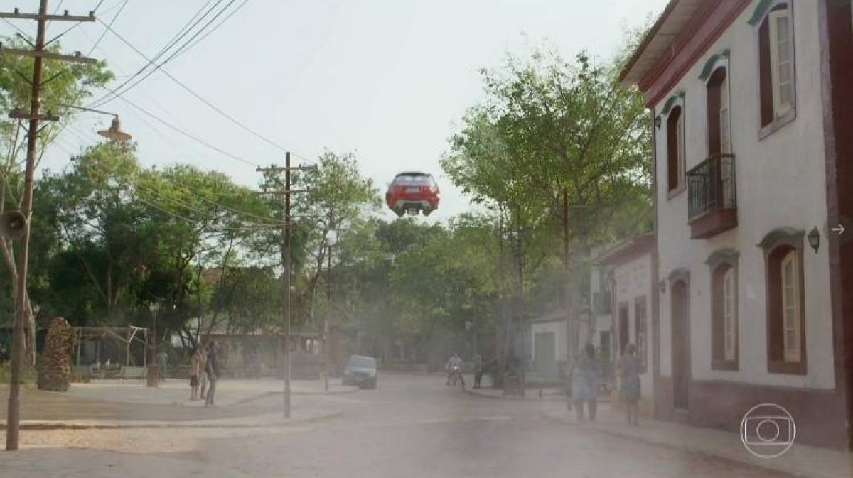 Carro voador de 'O Sétimo Guardião' divide opiniões na internet