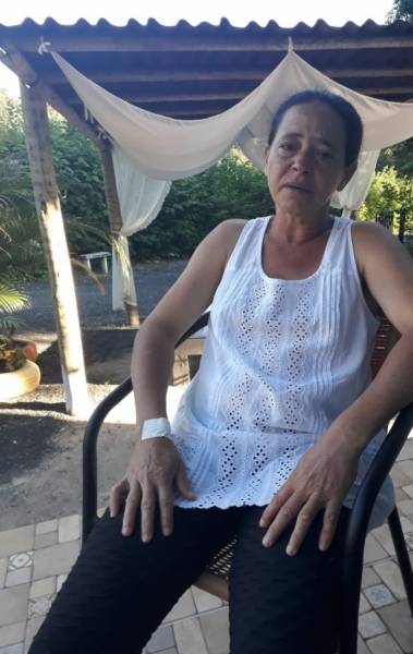 Maria Aparecida dos Santos, 44 anos, teve a casa onde morava há 13 anos arrastada pela corrente de lama vinda da barragem - Andrea Castello Branco