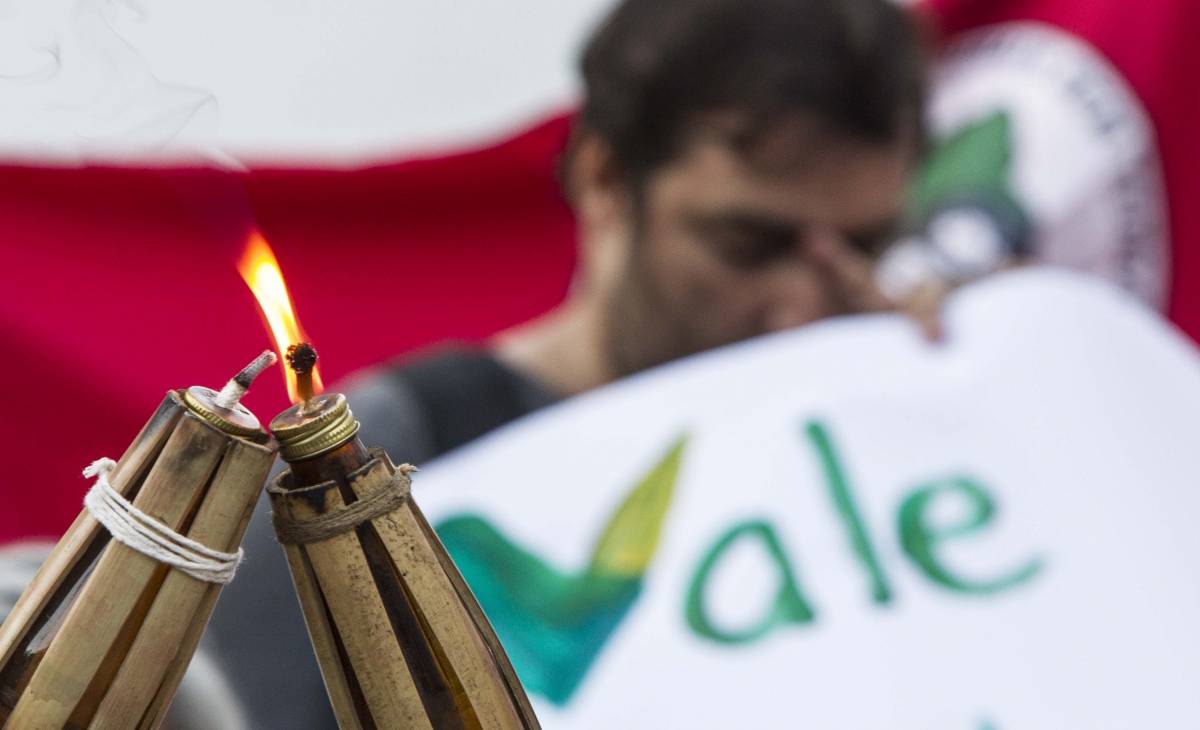 Rio de Janeiro, 01/02/2019, segunda feira - Vigilia em solidariedade aos atingidos pelo crime da Vale em Brumadinho/MG. Concentracao no metro do Flamengo seguindo em caminhada ate a praia de Botafogo. Foto: Marcio Mercante / Agencia O Dia.