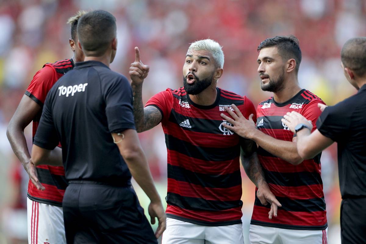 Gabigol reclama da arbitragem - Luciano Belford/Agncia O Dia