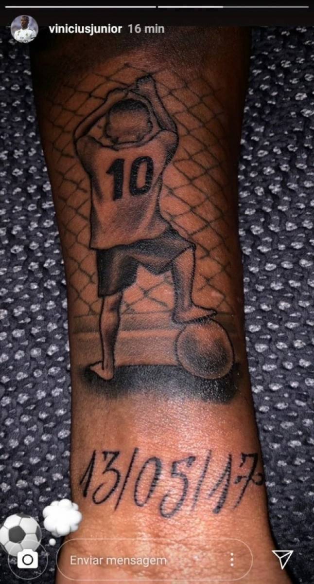 Na pele! Vinícius Júnior faz tatuagem em homenagem ao Flamengo O Dia