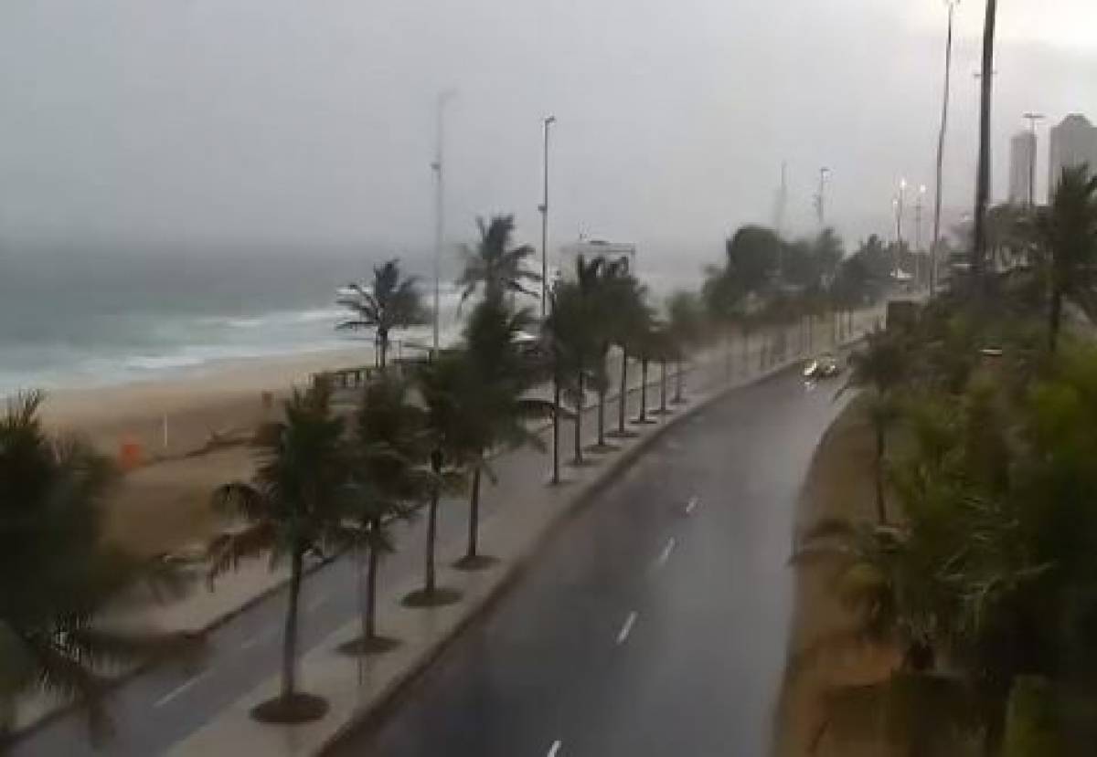 Chuva Forte Atinge O Rio E Município Entra Em Estágio De Atenção Rio De Janeiro O Dia 