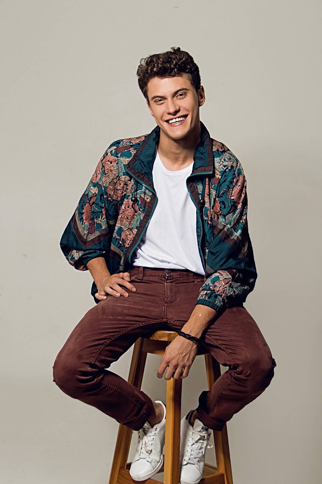 Eduardo Speroni interpreta o Bebeto na novela das nove: desejo de ser dançarino