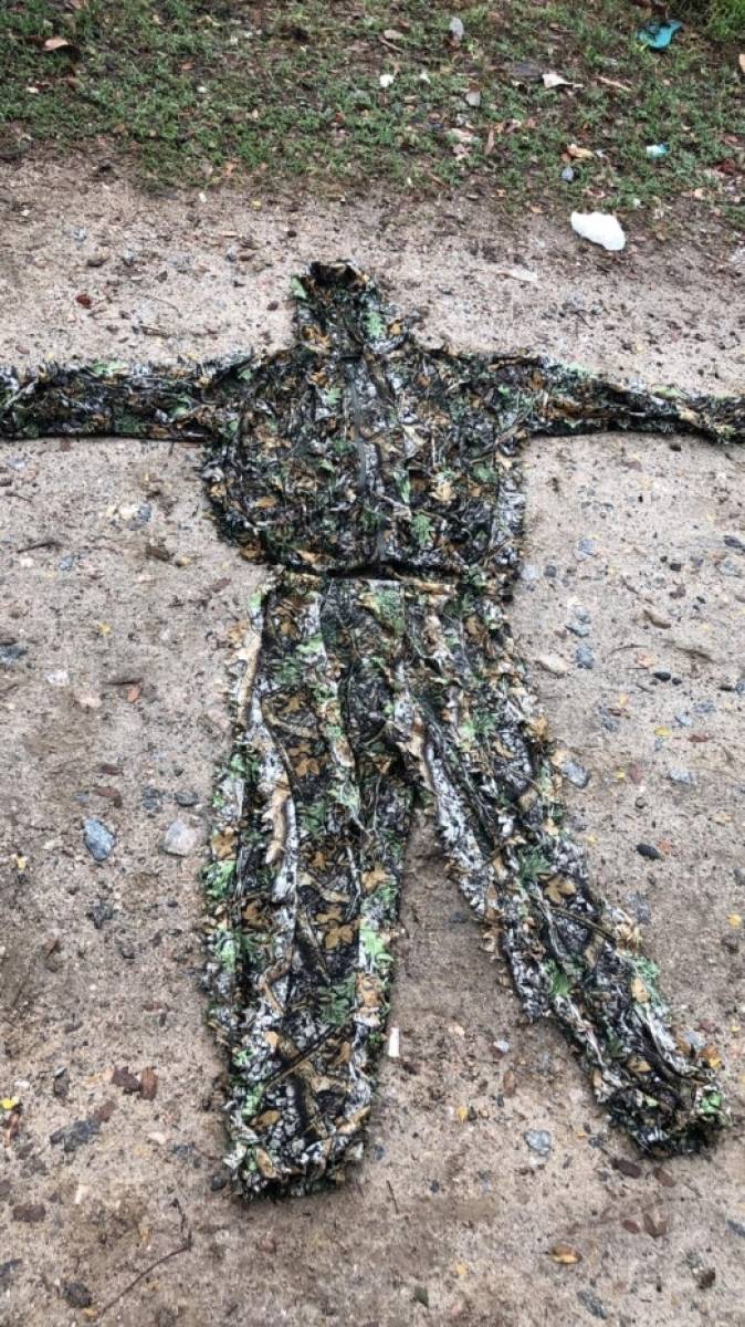 Farda é apreendida durante operação no Complexo da Reta, em Itaboraí.