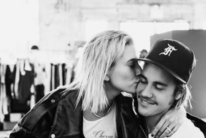 Justin Bieber e Hailey Baldwin em foto antiga