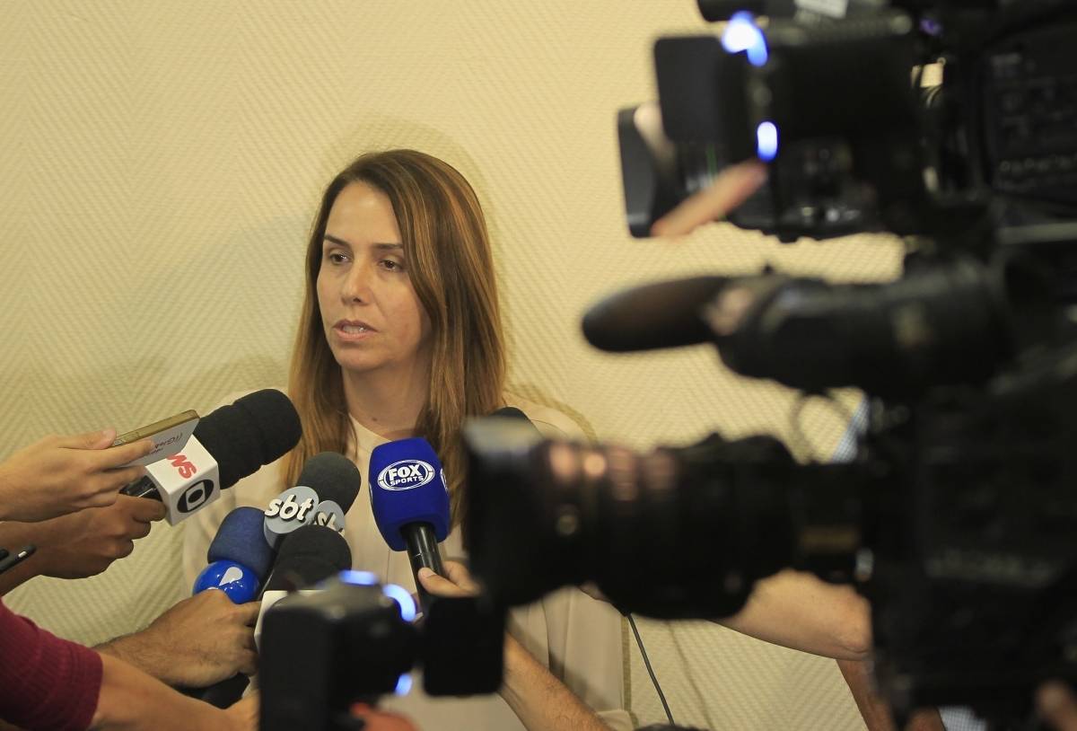 Patricia amorim, ex-Presidente do Flamengo, lamenta a morte dos jovens durante a entrevista no Hospital Louren&ccedil;o Jorge na Barra da Tijuca - Estefan Radovicz / Ag&ecirc;ncia O Dia    