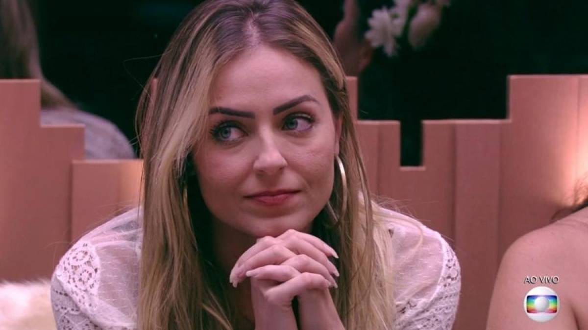 Paula é criticada nas redes sociais por comentários preconceituosos sobre religiões de matriz africana - Reprodução