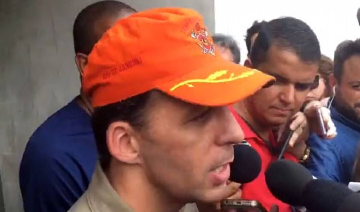 O tenente Douglas Henaut, do Grupamento de Busca e Salvamento do Corpo de Bombeiros - Reprodução / Twitter