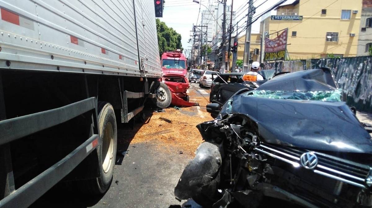 Acidente aconteceu no sentido Centro de Niter&oacute;i da via