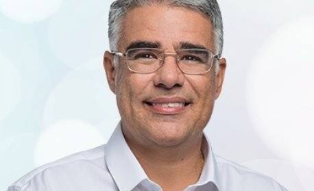 Sem apoios, Eduardo Girão desiste da presidência do Senado