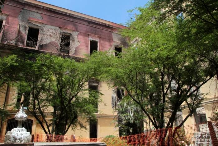 Museu Nacional foi atingido por um incÃªndio em setembro do ano passado