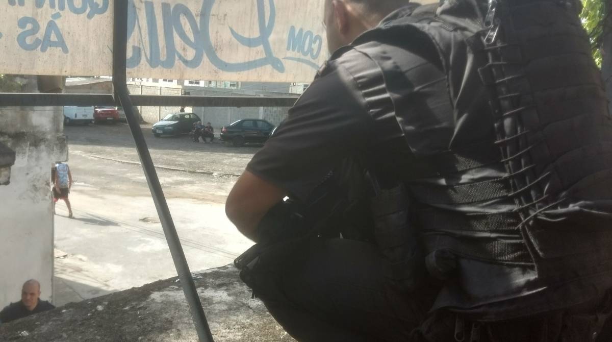 Uma das aberturas feitas por criminosos na estação de Deodoro