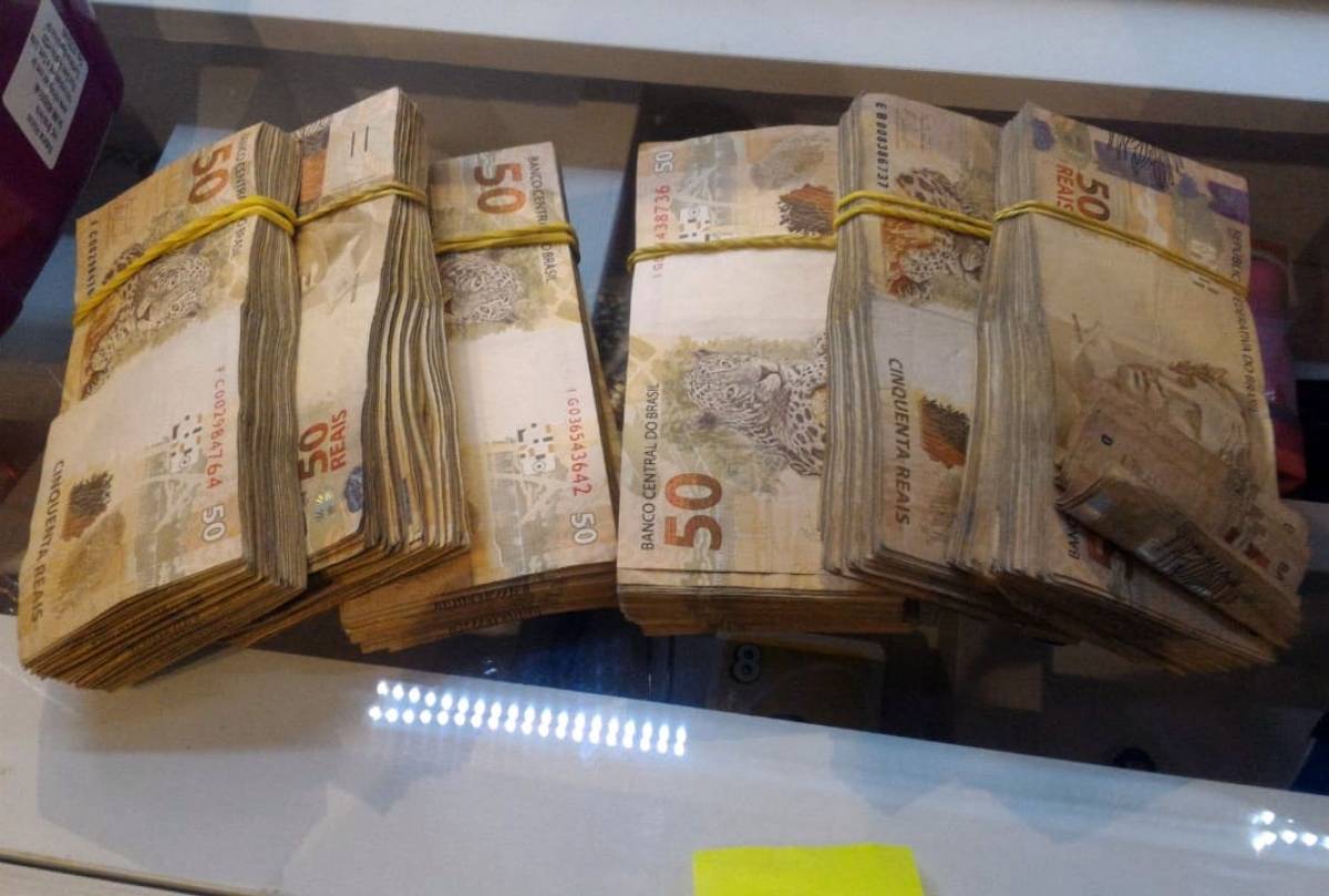 Dinheiro encontrado na operação