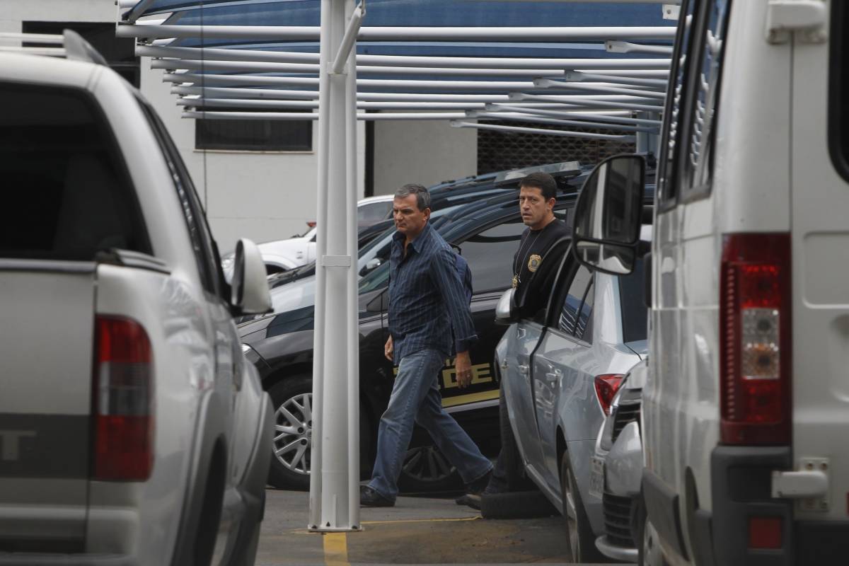Preso pela Policia Federal  ex,chefe da casa Civil   Regis Fichtner no governo do Sérgio Cabral,
 Severino  Silva/ Agencia O Dia