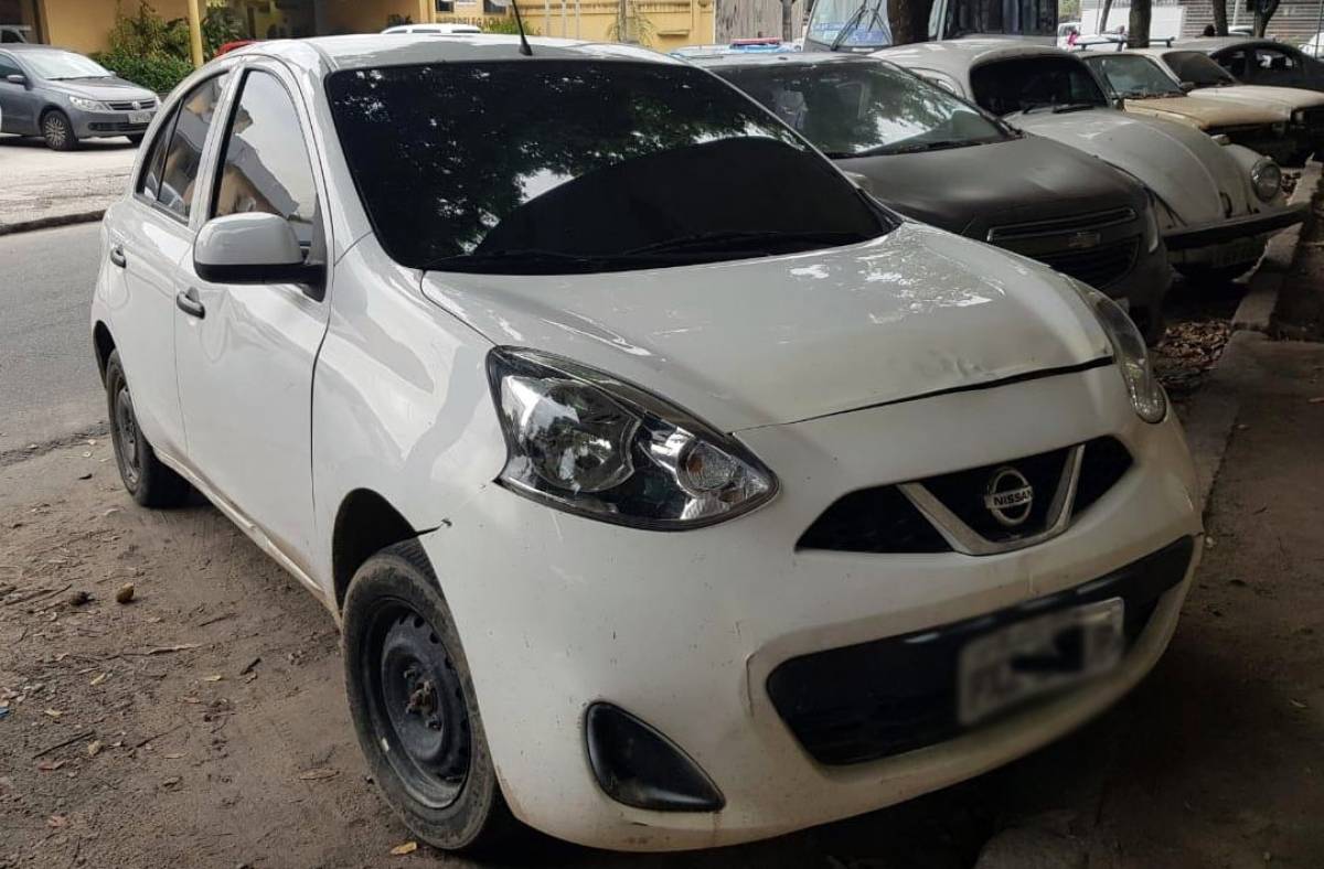 O carro encontrado com os milicianos