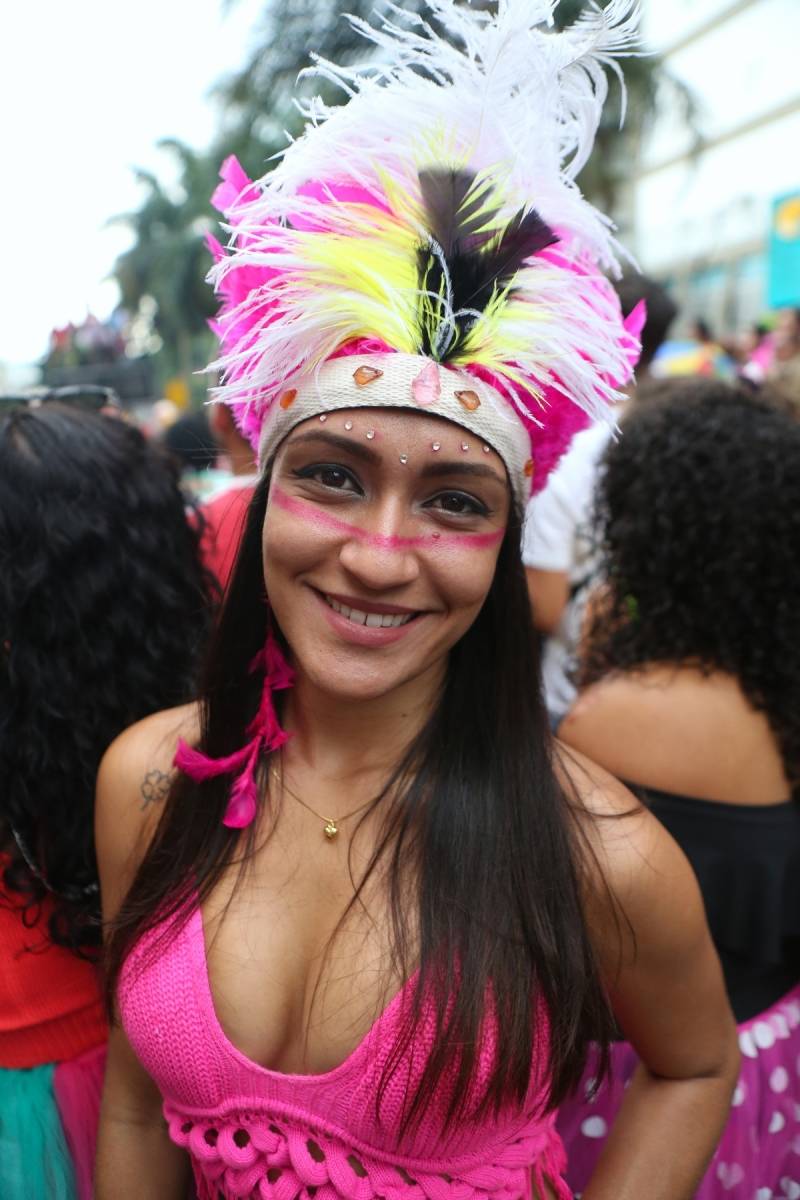 O DIA NA FOLIA - Carnaval 2019 - Multibloco - Local: rua do Lavradio, Centro, Rio de Janeiro. O Multibloco surgiu em setembro de 2008, com o comando de os Tha&iacute;s Bezerra e Lino Amorim, para formar a bateria para o desfile no ano de 2009. Foto: Daniel Castelo Branco / Agencia O Dia