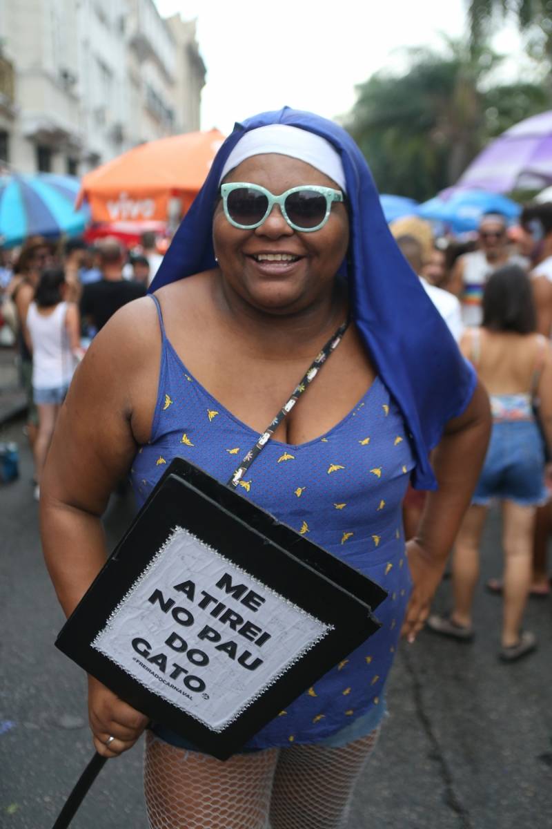 O DIA NA FOLIA - Carnaval 2019 - Multibloco - Local: rua do Lavradio, Centro, Rio de Janeiro. O Multibloco surgiu em setembro de 2008, com o comando de os Tha&iacute;s Bezerra e Lino Amorim, para formar a bateria para o desfile no ano de 2009. Foto: Daniel Castelo Branco / Agencia O Dia