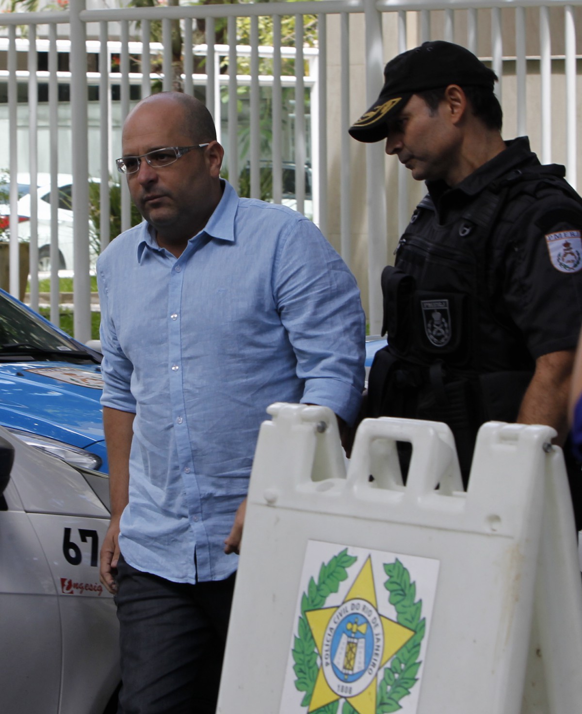  Preso na operação Os Intocáveis, no mês passado, o major da PM Ronald Paulo Alves Pereira, de 43 anos, o Tartaruga, chega na manhã desta terça-feira à Delegacia de Homicídios da Barra para prestar depoimento sobre o caso da vereadora Marielle Franco. Foto: Severino Silva/Agência O Dia