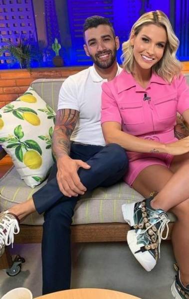 Andressa Suita usa macacão de R$ 13 mil em evento