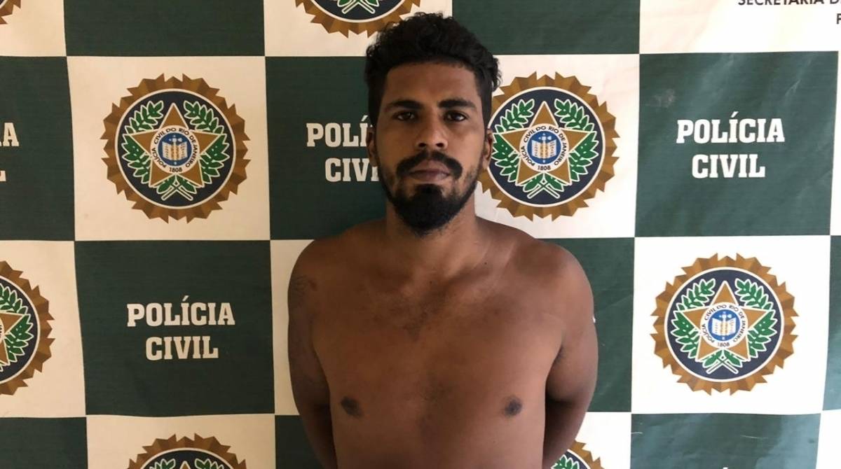 Robson é acusado de esfaquear a própria tia pelas costas