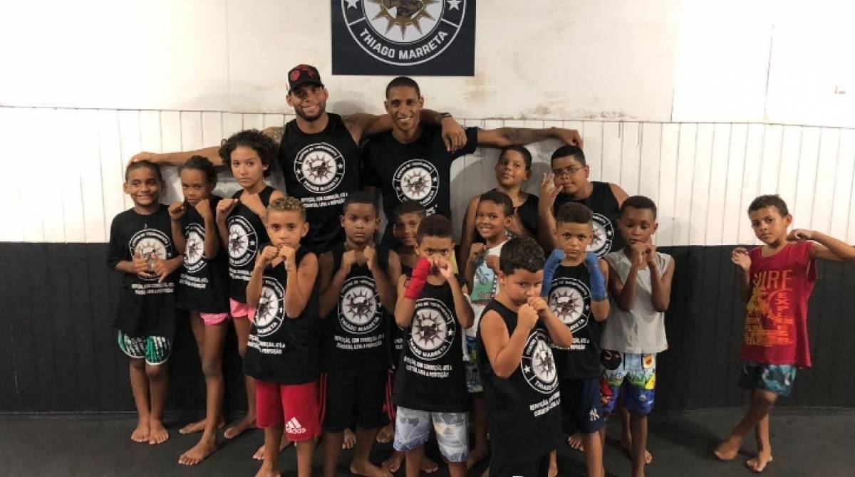 Thiago Marreta criou
um projeto social voltado
para cerca de 200 crianças
e adolescentes
na Cidade de Deus