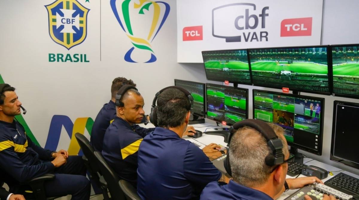 Sala do VAR no estádio do Mineirão para a decisão da Copa do Brasil 2018