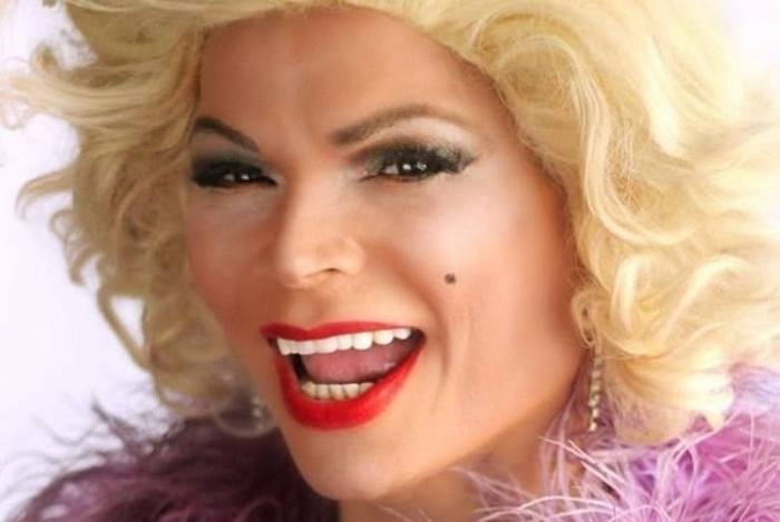 Salete Campari é drag queen e tem mais de 21 anos de carreira