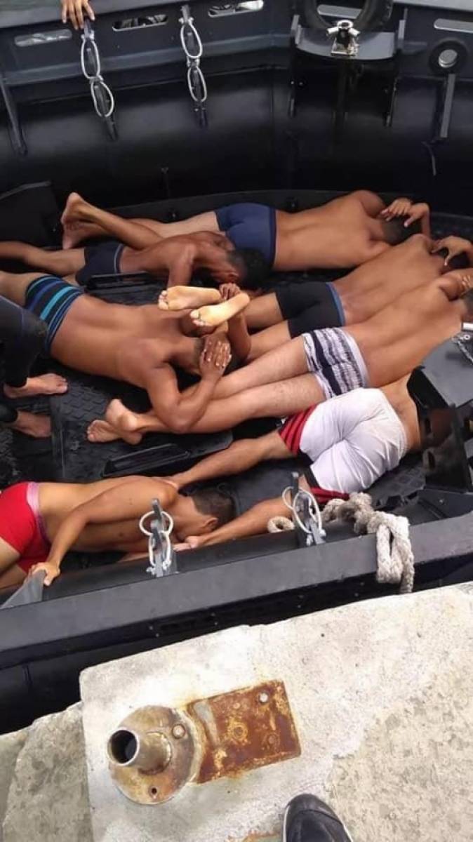 Sete homens são presos pelo CPAM (Comando de Polícia Ambiental), ao tentarem fugir de operação no Morro do Dendê. Eles estavam dentro de barco, na Praia da Rosa.