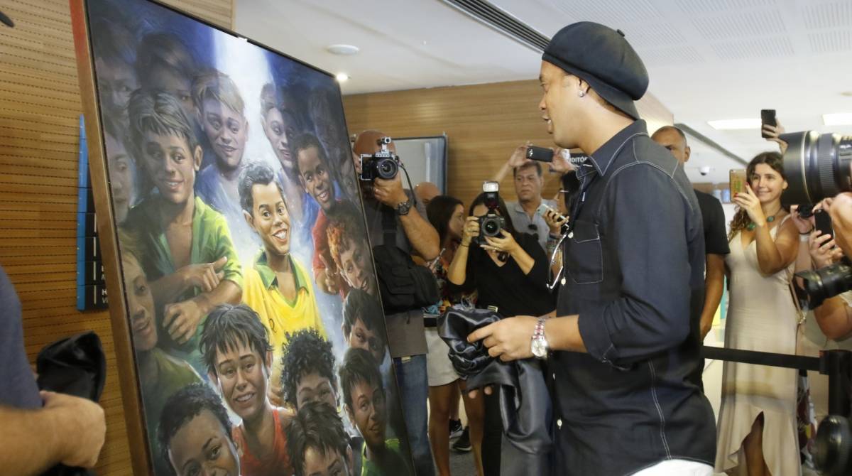 Ronaldinho &eacute; tema de exposi&ccedil;&atilde;o