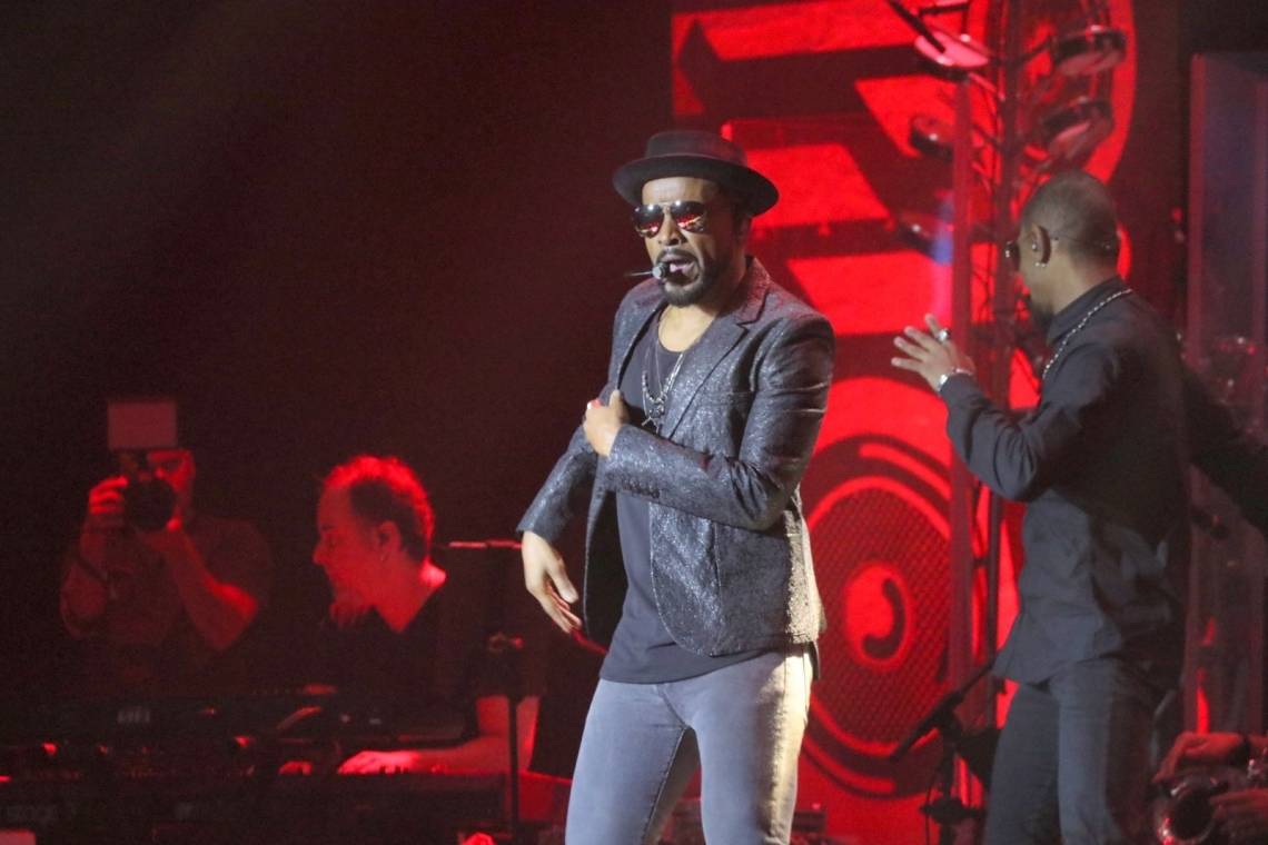 Alexandre Pires se apresenta em inauguração de casa de festas na Barra da Tijuca, na noite desta quarta-feira