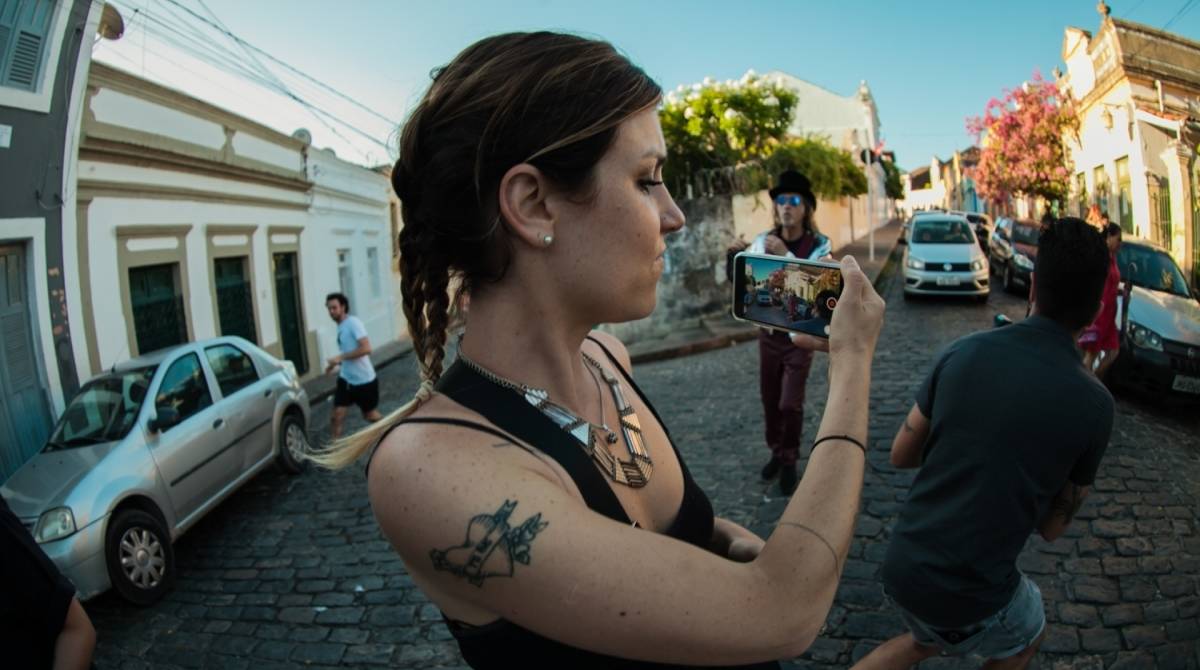 Série Videoclipers estreia com clipe de Alceu Valença