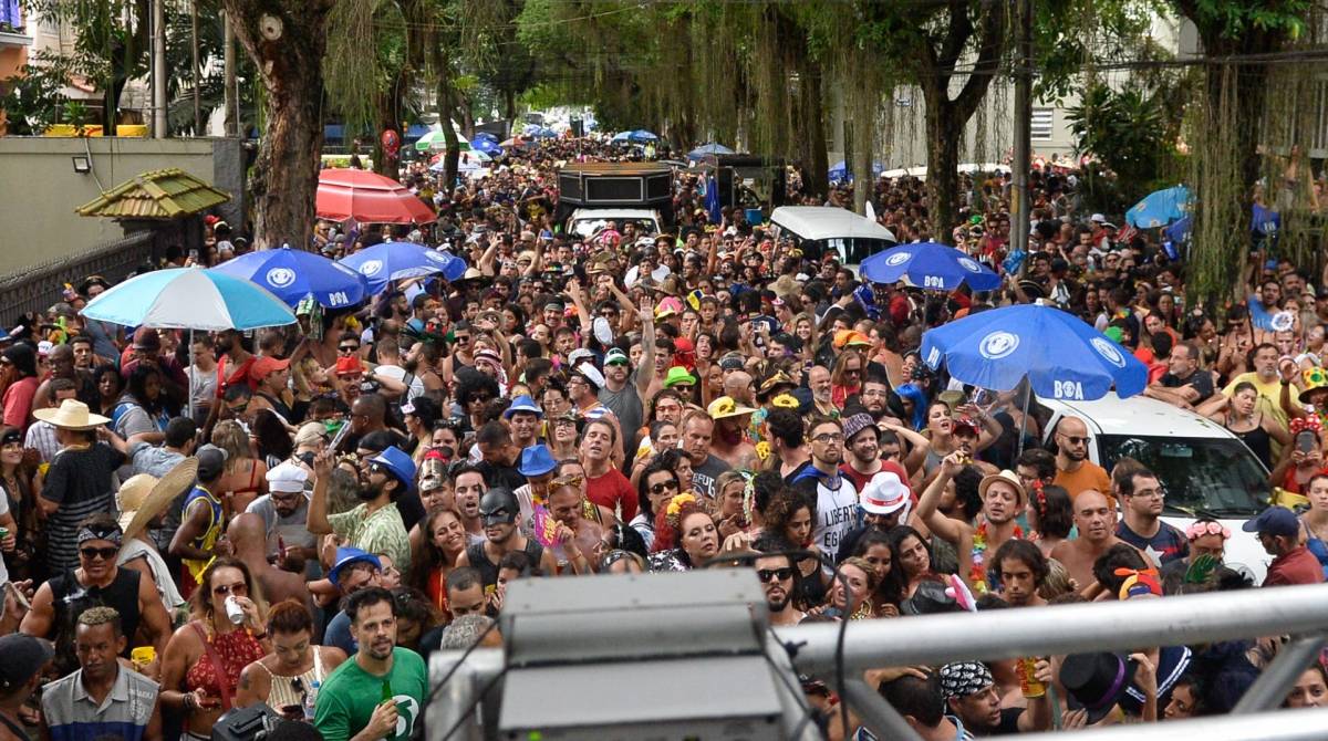Bloco em Botafogo, na Zona Sul  - Armando Paiva / Ag&ecirc;ncia O Dia 