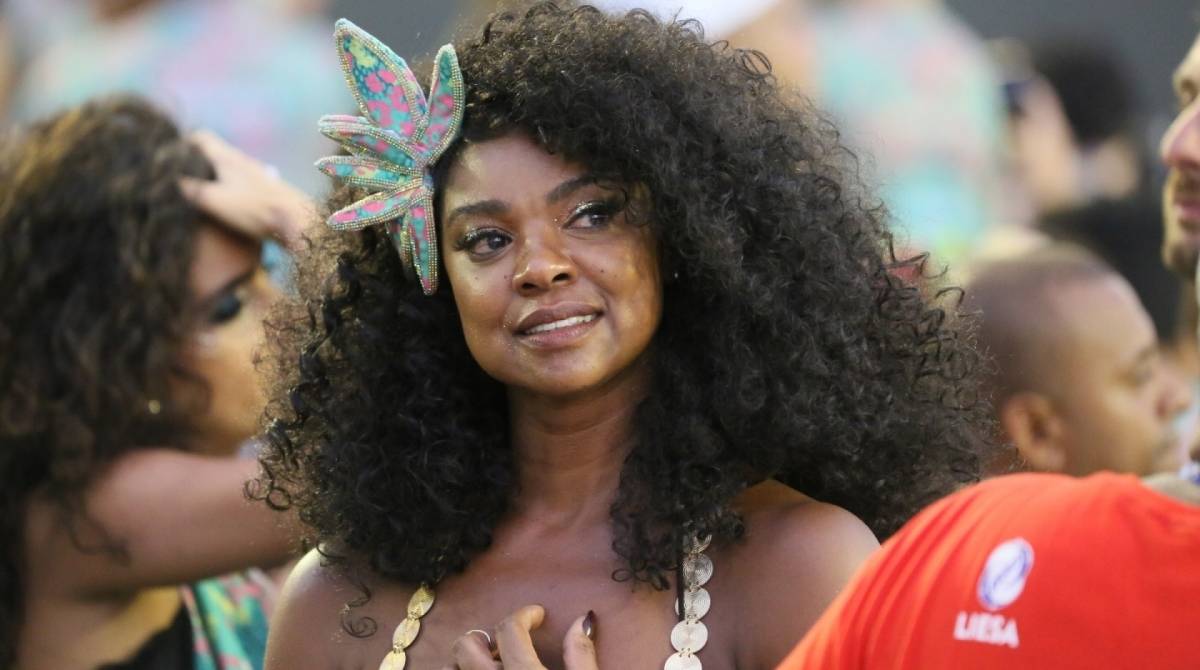 Cris Vianna desfilou a frente da bateria da Imperatriz por quatro anos