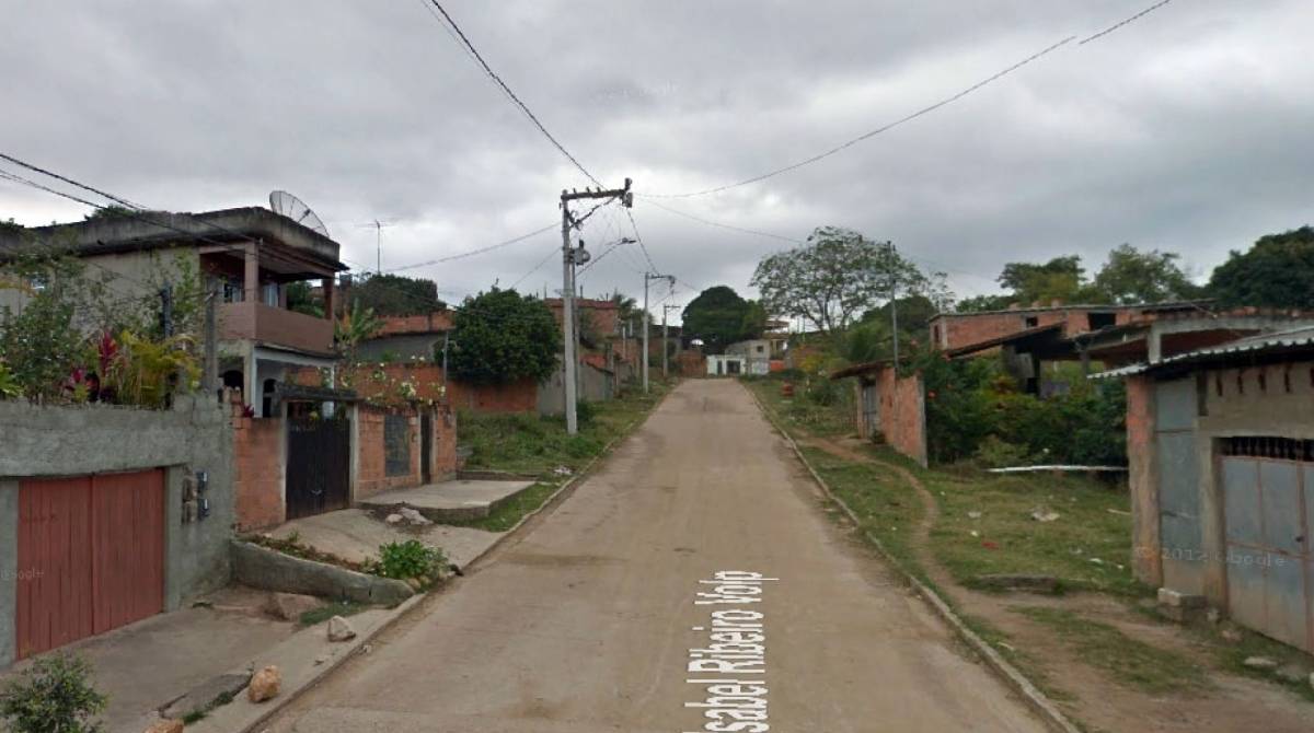 Carro estava na Rua Isabel Ribeiro Volp