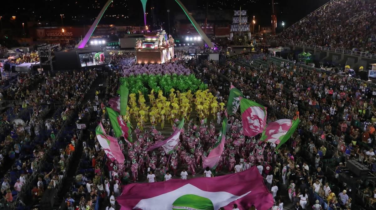 Carnaval 2019 - Desfile da Escola de Samba do Grupo Especial, G.R.E.S. Mangueira, no Samb&oacute;dromo da Marqu&ecirc;s de Sapuca&iacute;, no centro da cidade do Rio de Janeiro nesta segunda-feira (04). Foto: Alexandre Brum/Ag&ecirc;ncia O Dia