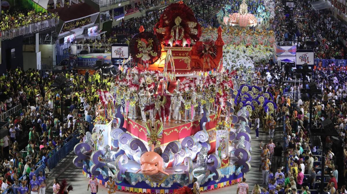 Uni&atilde;o da Ilha foi a quarta escola a desfilar - Alexandre Brum / Agencia O Dia